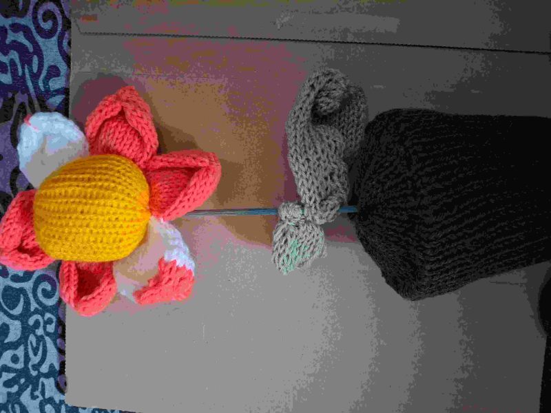 Knitted scented flower with pot