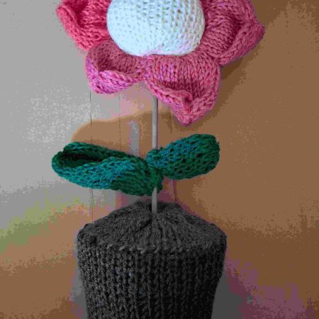 Knitted scented flower with pot