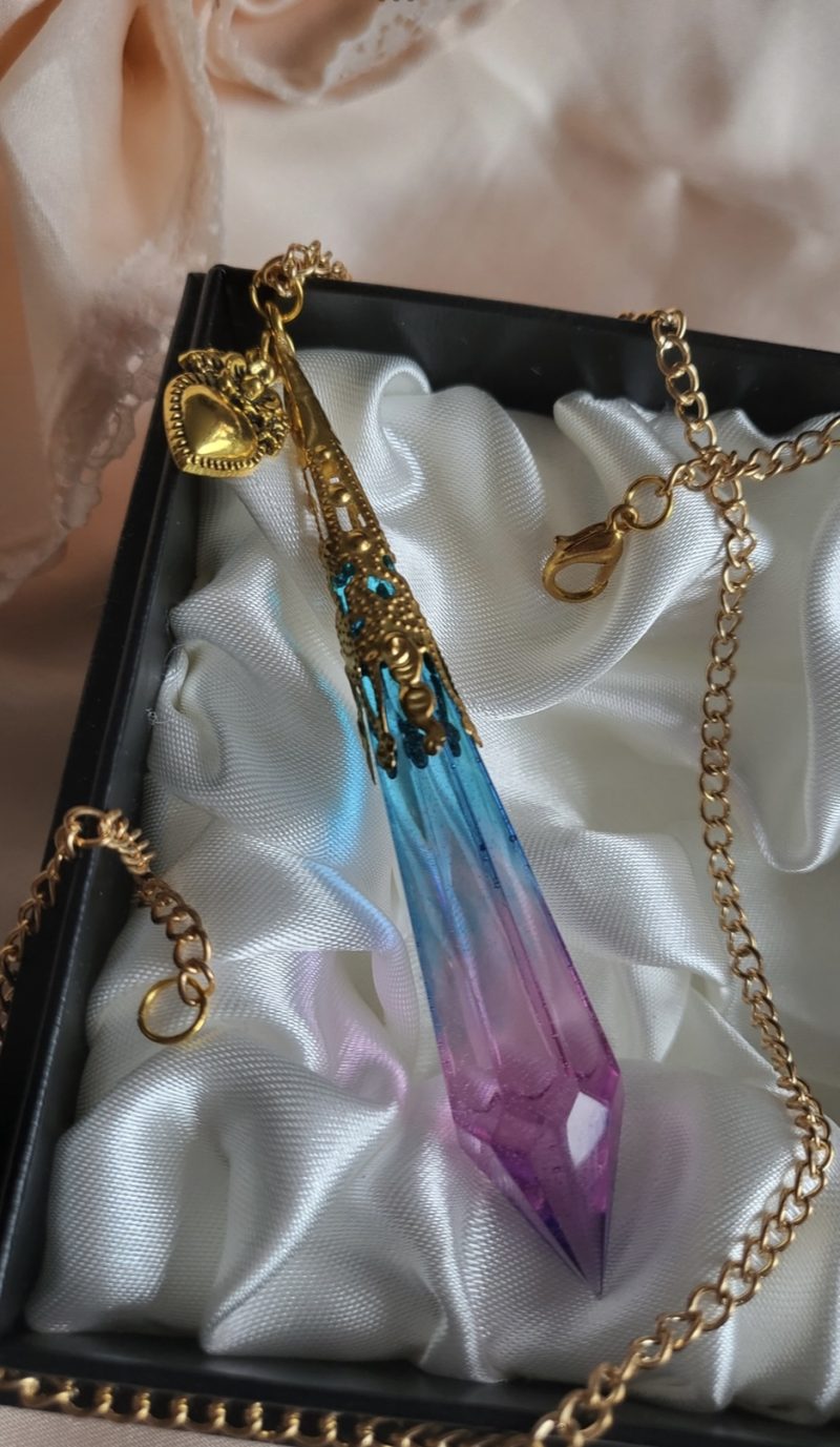 Beautiful Pink And Blue Glass Resin Crystal Pendant Necklace