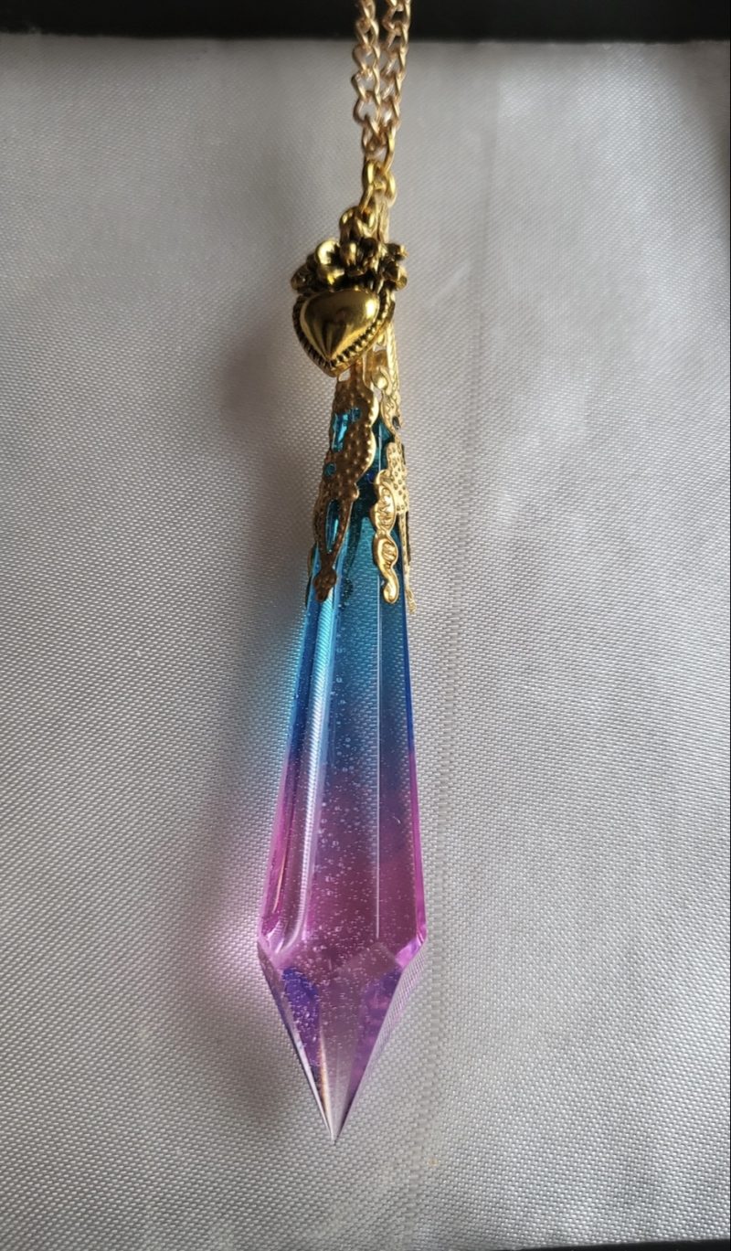 Beautiful Pink And Blue Glass Resin Crystal Pendant Necklace