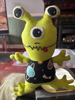 Alvin the alien soft toy
