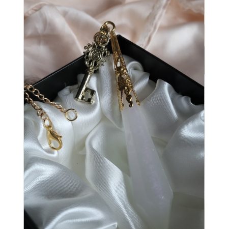 Shimmy pearlescent royal themed resin Crystal pendant necklace