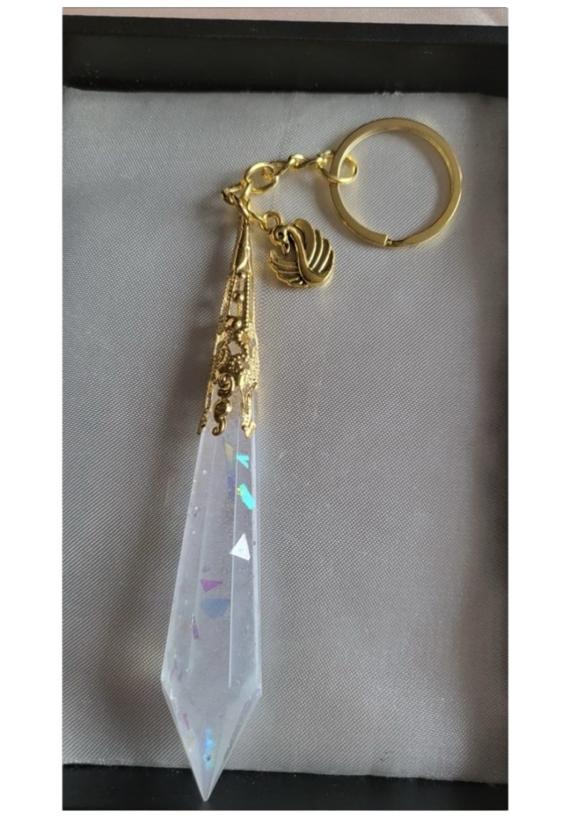 Graceful white pearlescent shimmery resin Crystal keychain