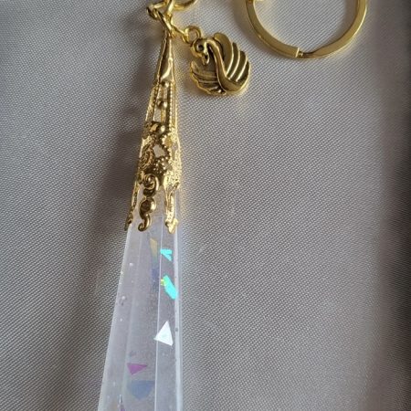 Graceful white pearlescent shimmery resin Crystal keychain