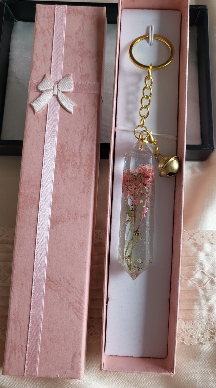 Beautiful pink flowers, clear resin keychain