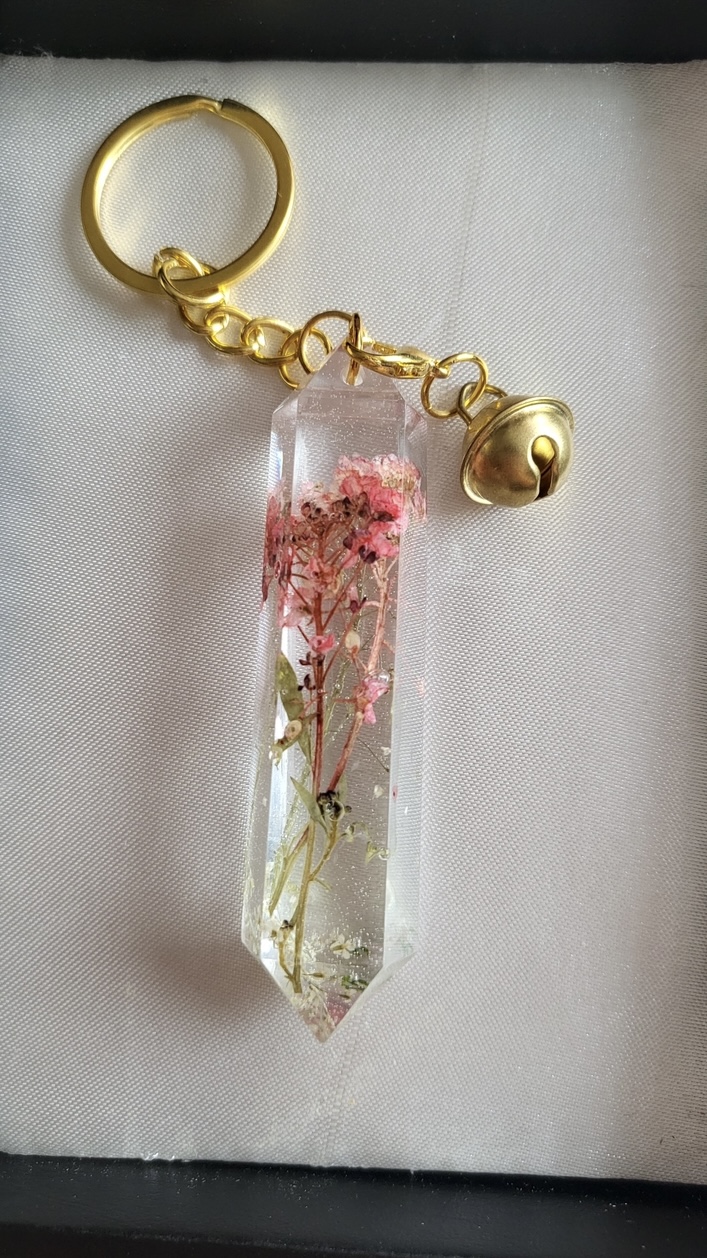 Beautiful pink flowers, clear resin keychain