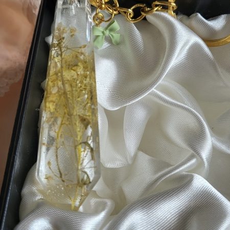 Pretty yellow flowers, clear resin keychain