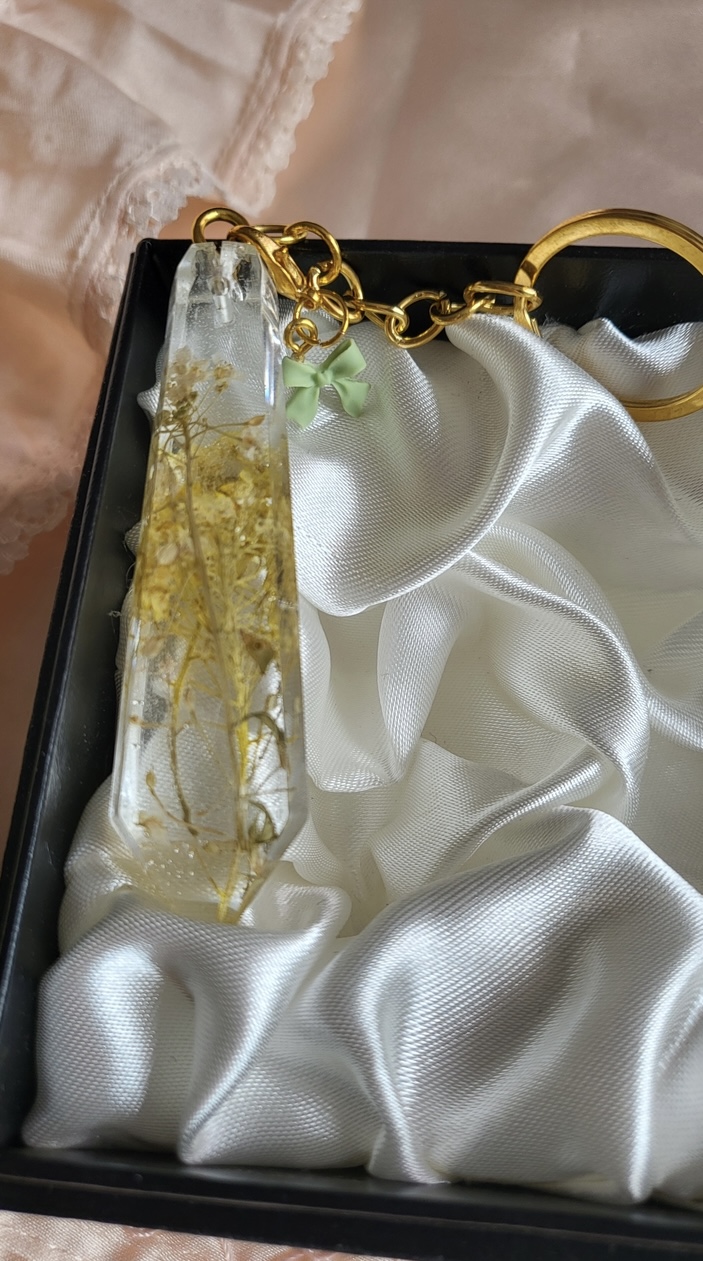 Pretty yellow flowers, clear resin keychain