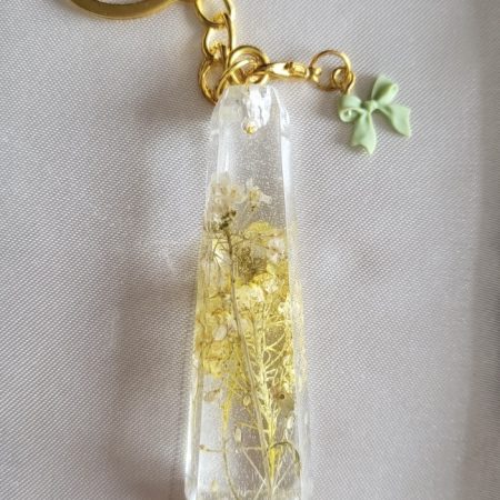 Pretty yellow flowers, clear resin keychain