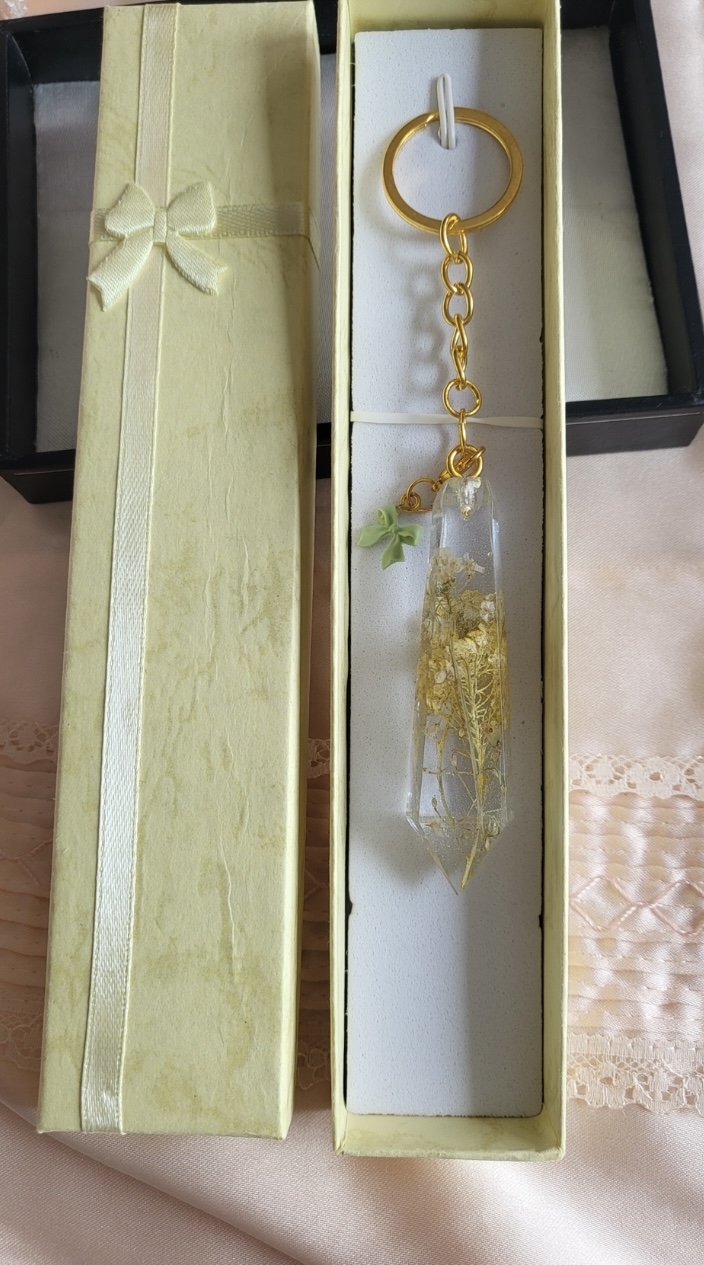 Pretty yellow flowers, clear resin keychain