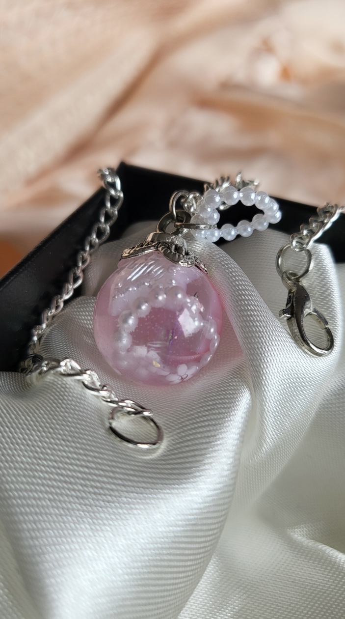 Cute pink resin ball necklace