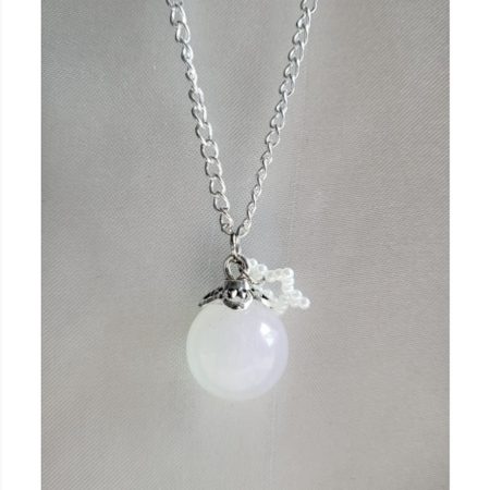 Pearlescent star themed resin ball necklace