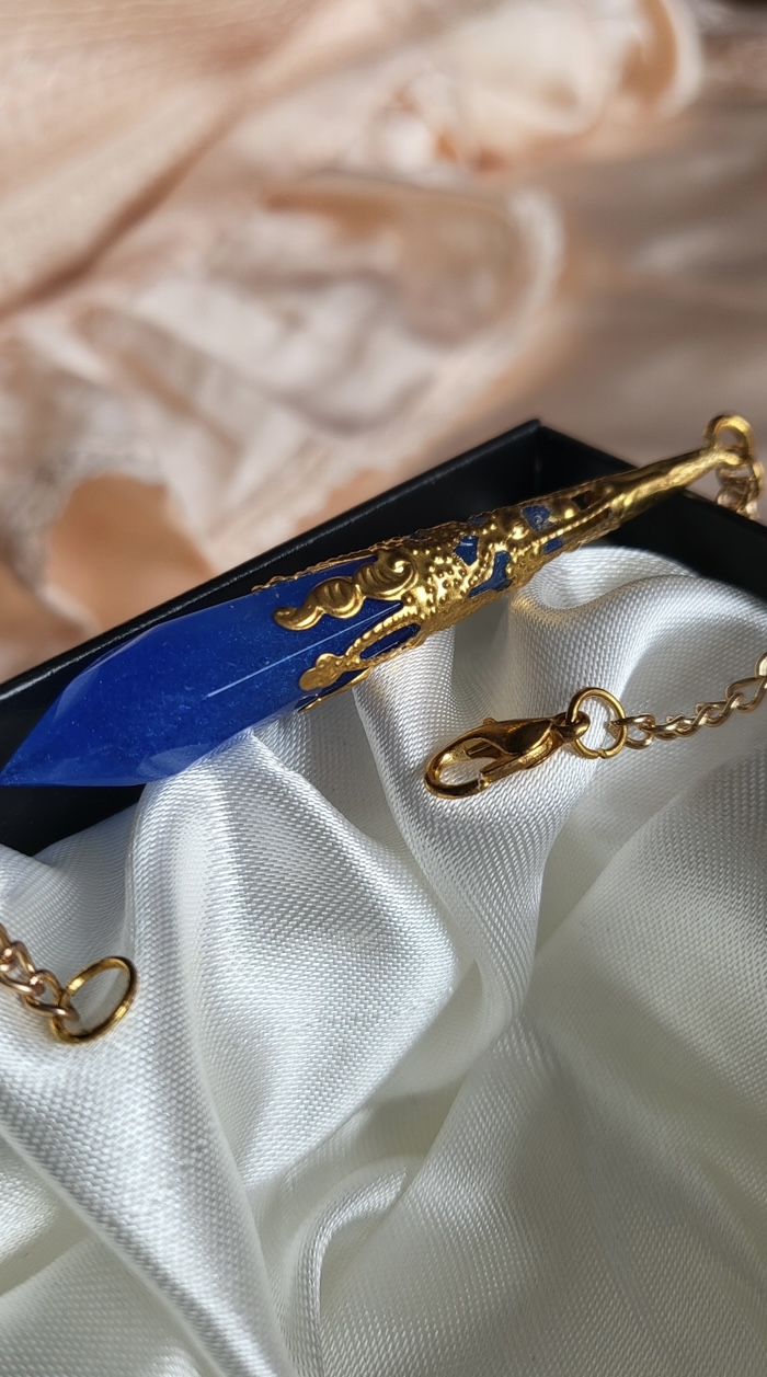 Royal blue and gold resin Crystal pendant necklace