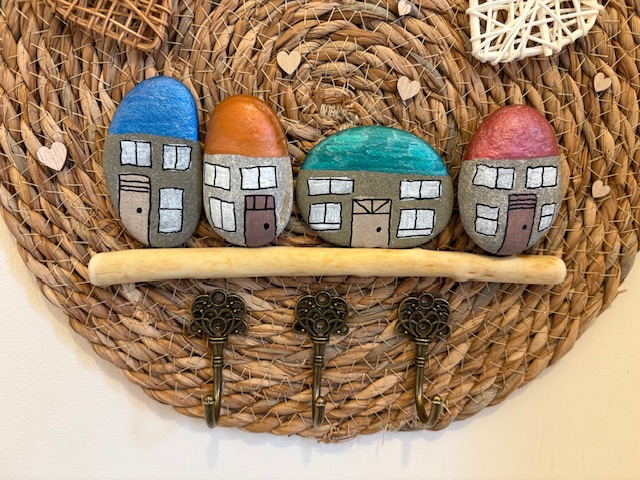 Handcrafted Wicker Wall Hanging – Pebble Art Village with Embellishments & Key Hooks