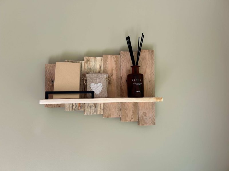 Rustic wood shelf made from reclaimed pallet wood
