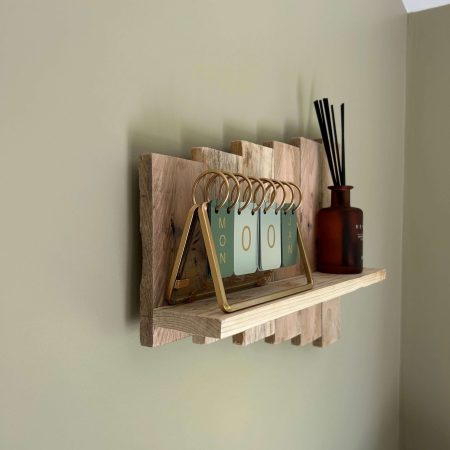Rustic wood shelf made from reclaimed pallet wood