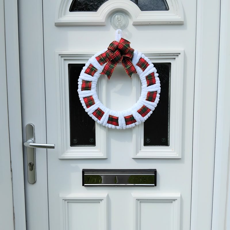 Tartan yarn wreath, tartan door wreath, tartan wall wreath Christmas wreath