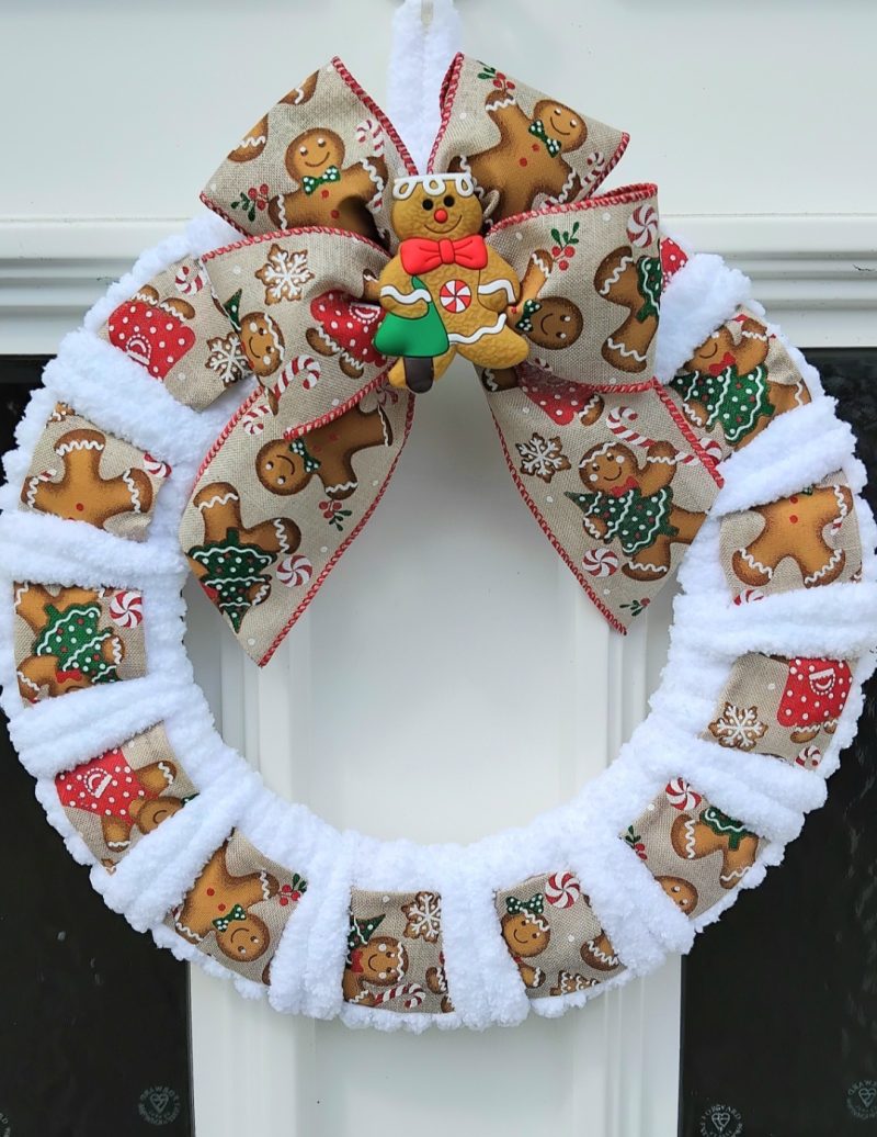 Gingerbread man/woman yarn wreath, Gingerbread door wreath, Gingerbread wall wreath, Christmas wreat