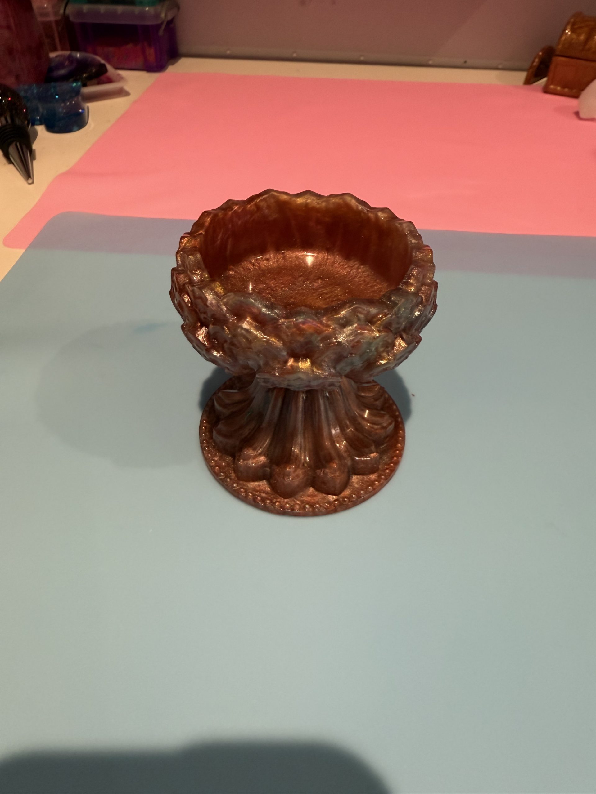 Tea light candle holder