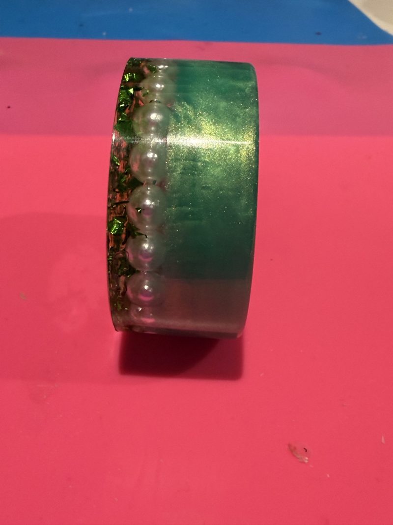 Tea light candle holder