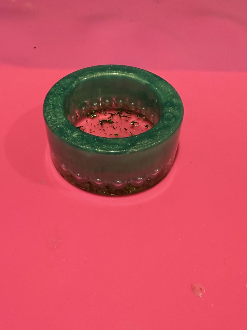 Tea light candle holder