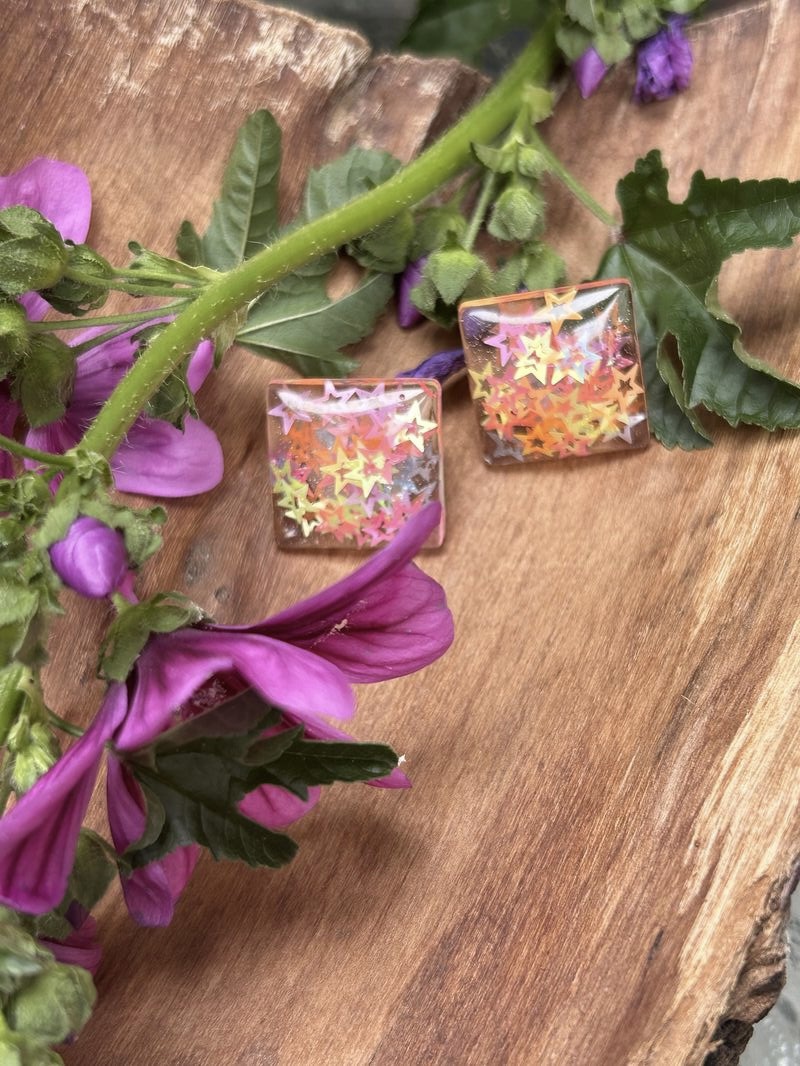 Square stud resin earrings with colorful stars