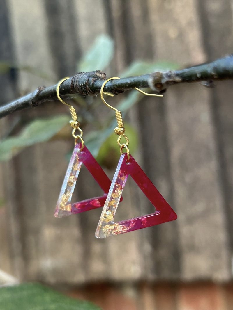 Resin triangle earrings with gold