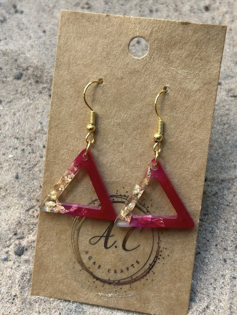 Resin triangle earrings with gold