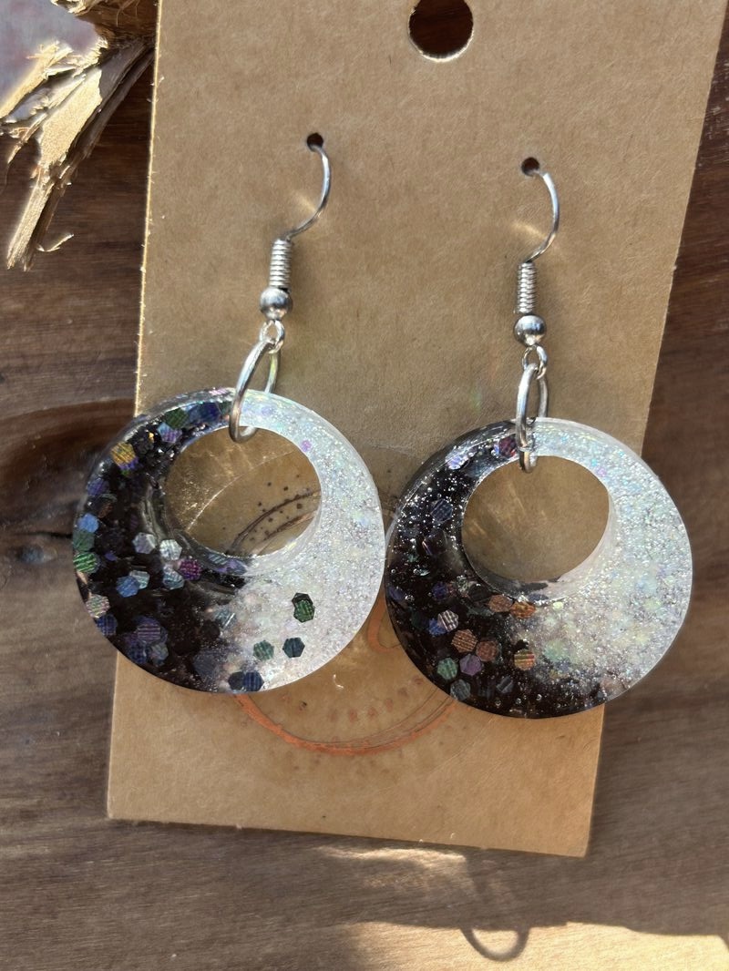 Round glittery resin earrings