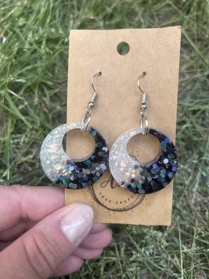 Round glittery resin earrings