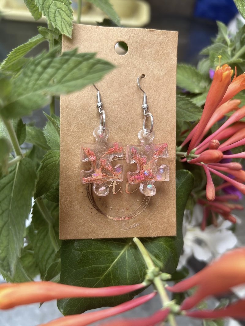 Puzzle resin earrings with dry flowers and sequins