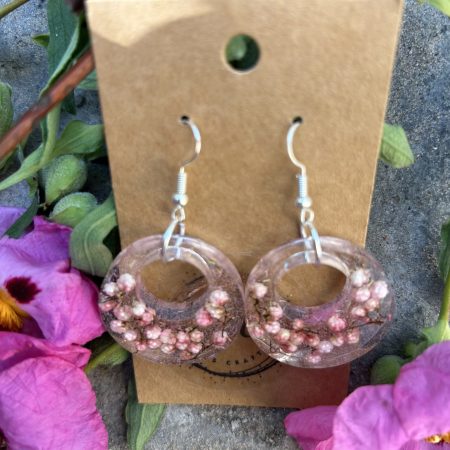 Large round resin earrings with dry flovers and glitter