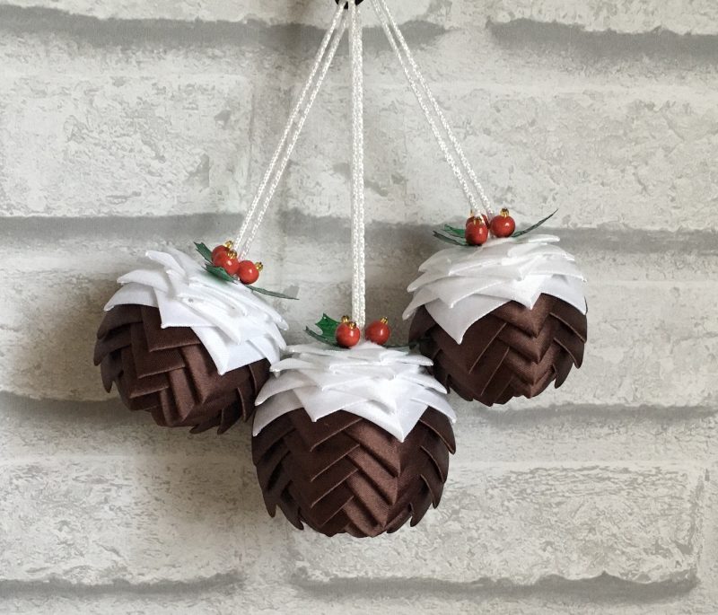 Christmas Pudding tree Decoration 6cm and 5cm