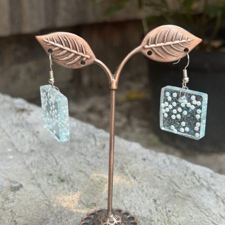 Resin earrings square with pearls