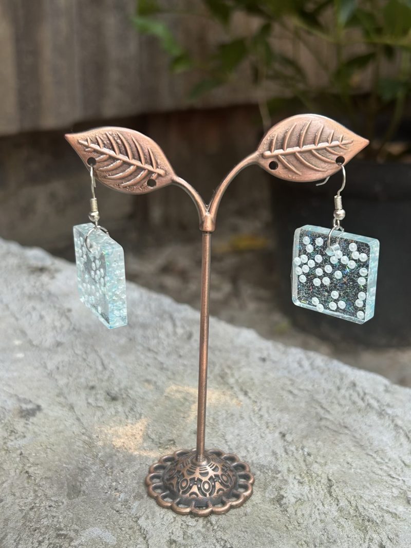 Resin earrings square with pearls