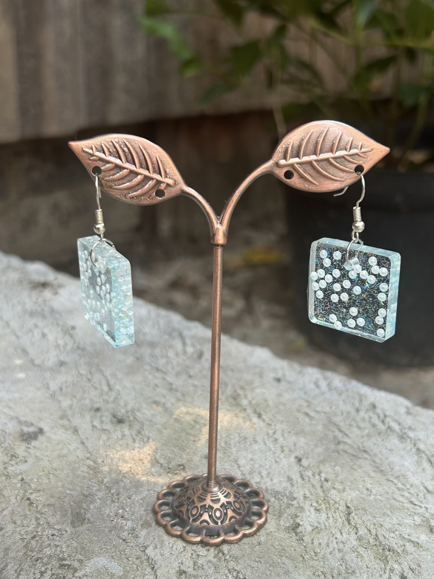 Resin earrings square with pearls