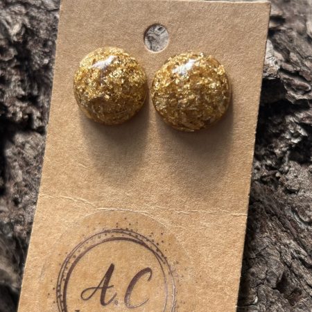 Resin stud raund earrings with gold flakes