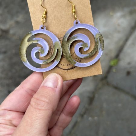 Resin swirls earrings with gold and purple pigment