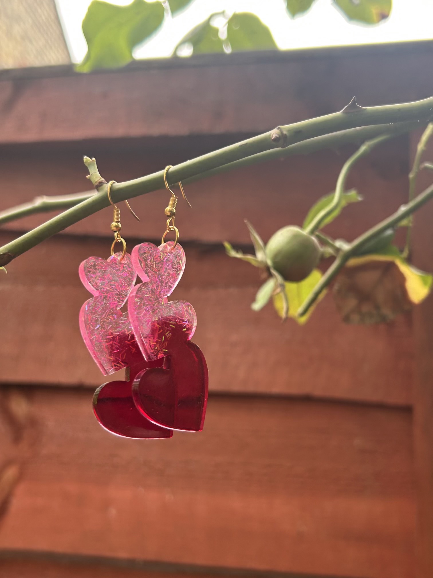 Lond pink and red three hearts resin earrings