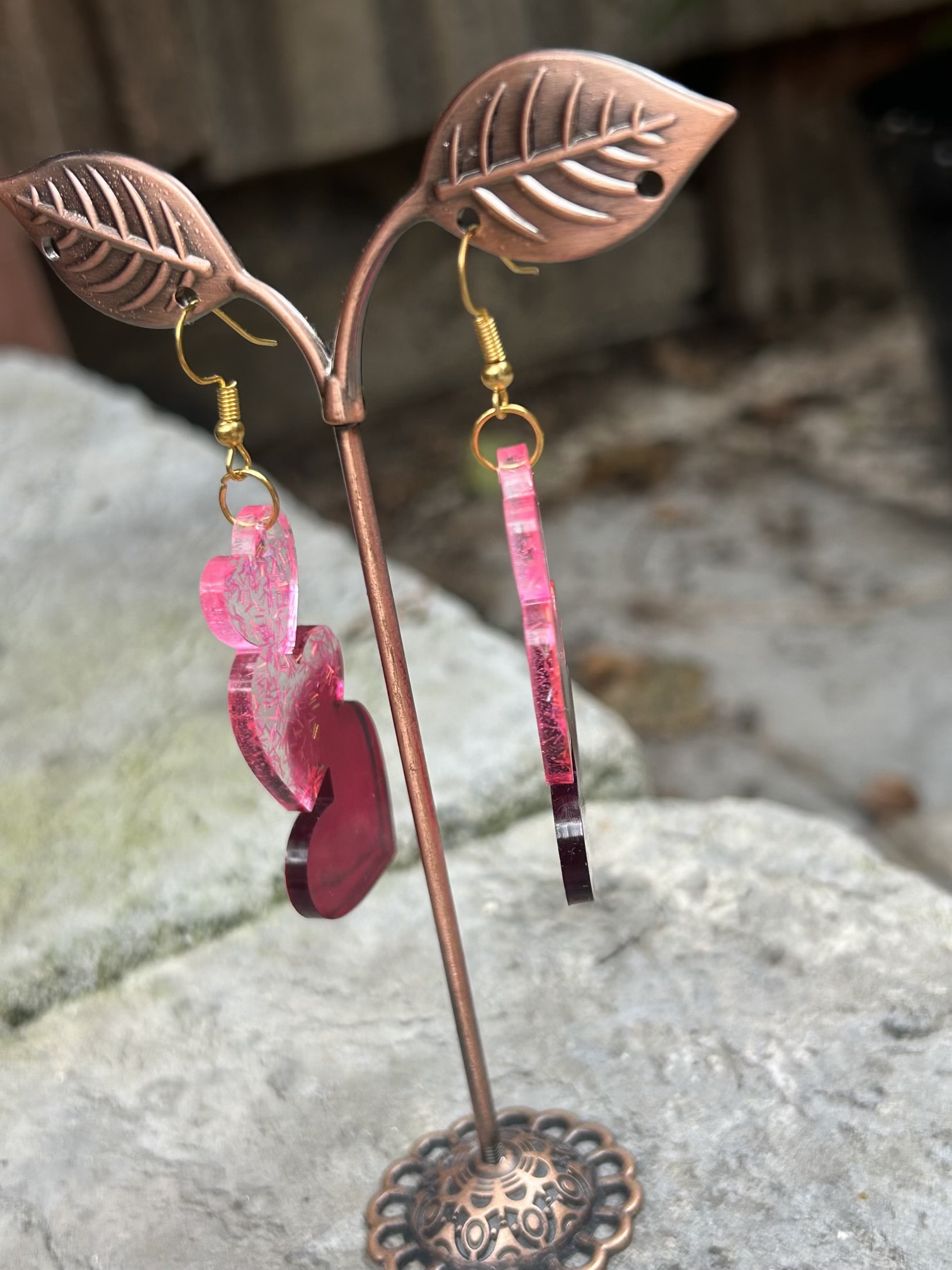 Lond pink and red three hearts resin earrings