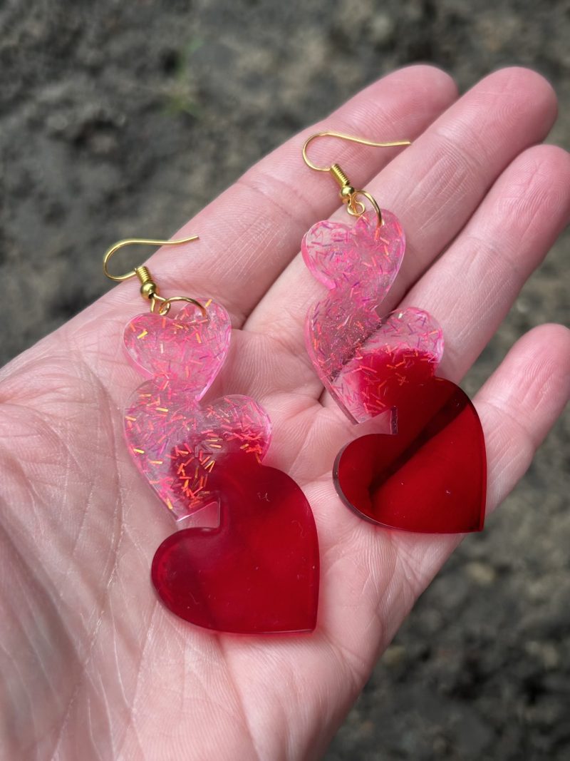 Lond pink and red three hearts resin earrings