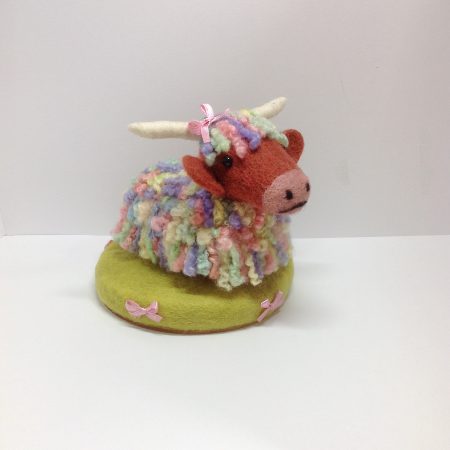 NEEDLE FELTED HIGHLAND COW. 100% WOOL.