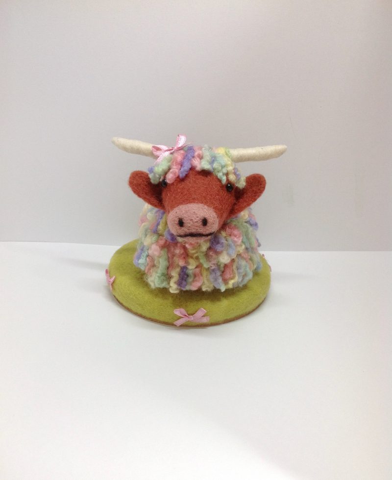 NEEDLE FELTED HIGHLAND COW. 100% WOOL.