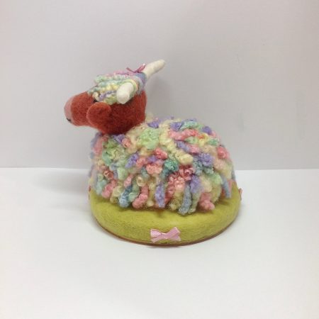 NEEDLE FELTED HIGHLAND COW. 100% WOOL.