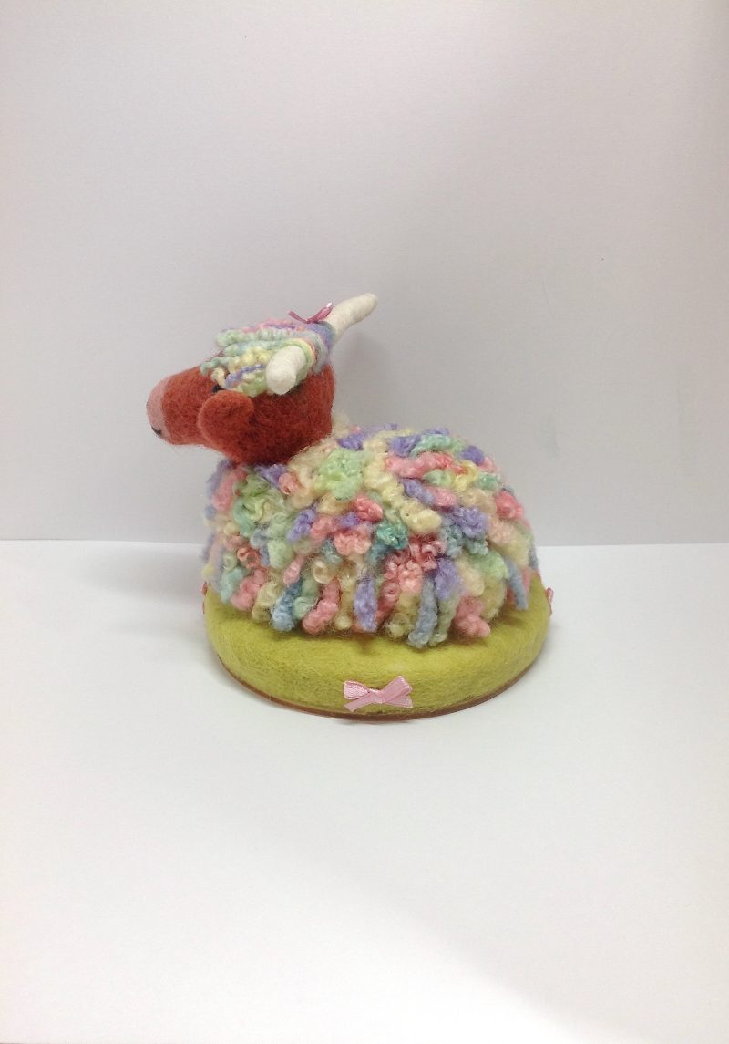NEEDLE FELTED HIGHLAND COW. 100% WOOL.