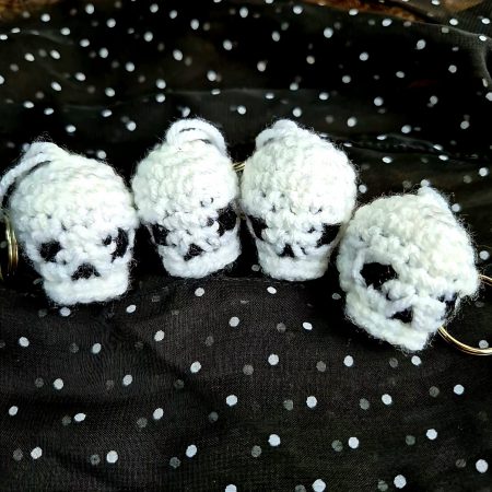Small handmade crochet skull keyring black and white- autumn- Halloween