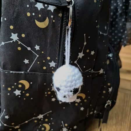 Small handmade crochet skull keyring black and white- autumn- Halloween
