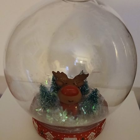 Reindeer snow globe