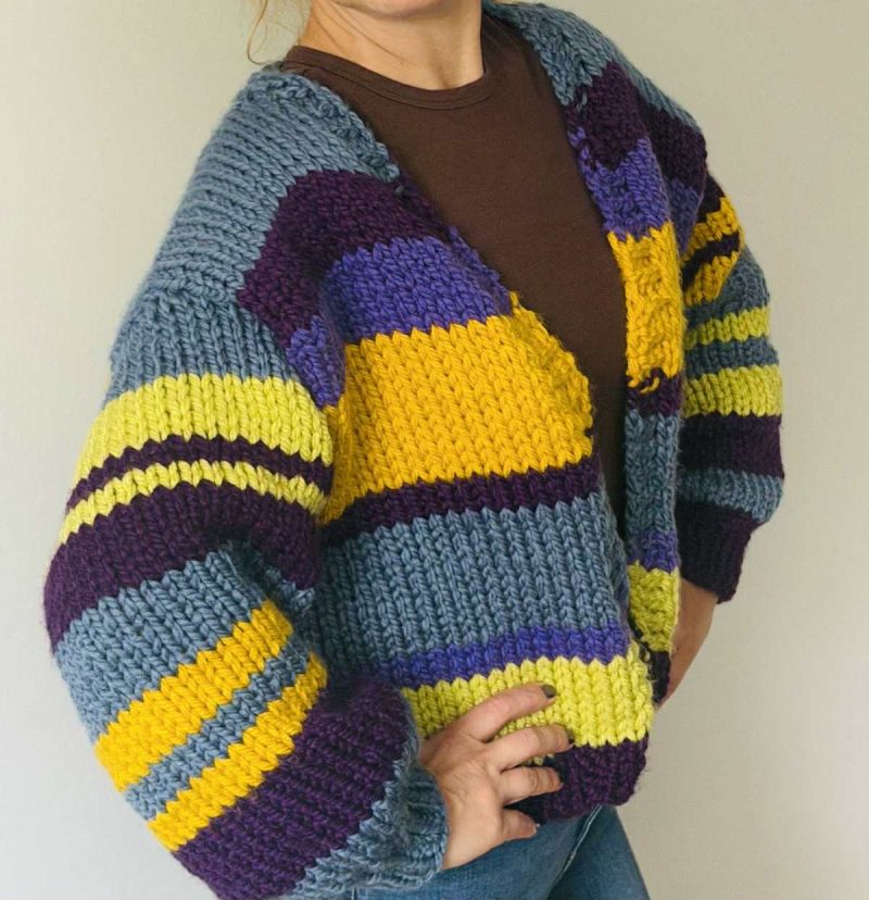 Chunky handknitting multicolore cardigan with wide sleeves