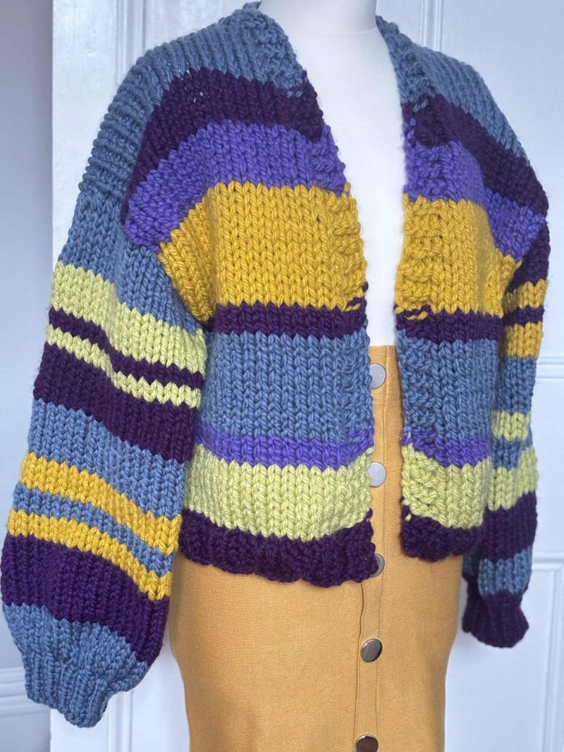 Chunky handknitting multicolore cardigan with wide sleeves